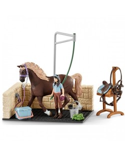 Комплект фигурки Schleich Horse Club - Място за измиване с Емили и Луна