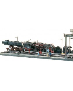 Сглобяем модел Piko - Депо за локомотивен скрап  (61103)