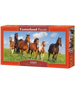 Панорамен пъзел Castorland от 600 части - Раят на конете