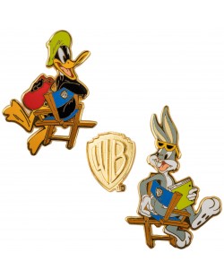 Комплект значки CineReplicas Animation: Looney Tunes - Bugs and Daffy at Warner Bros Studio (WB 100th)