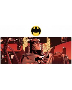 Комплект подложки за бюро и чаша FaNaTtiK DC Comics: Batman - In the Batmobile