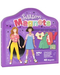 Детска магнитна игра Apli - Облечи Клара и Луси