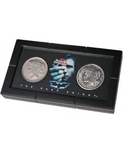 Реплика The Noble Collection DC Comics: Batman - Harvey Dent & Two-Face Coins