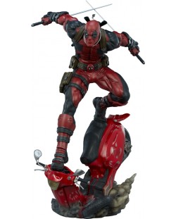 Статуетка Sideshow Collectibles Marvel: Deadpool - Deadpool (Premium Format), 52 cm