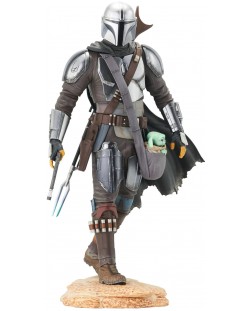 Статуетка Gentle Giant Television: The Mandalorian - The Mandalorian with The Child (Premier Collection), 25 cm
