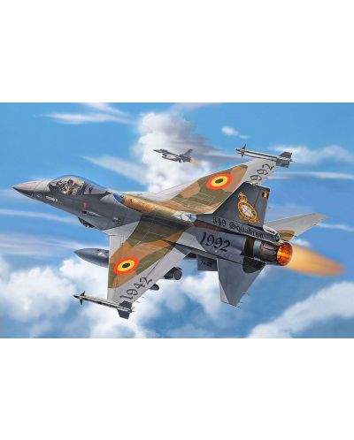 Сглобяем модел на военен самолет Revell - F-16A Fighting Falcon (04363) - 2