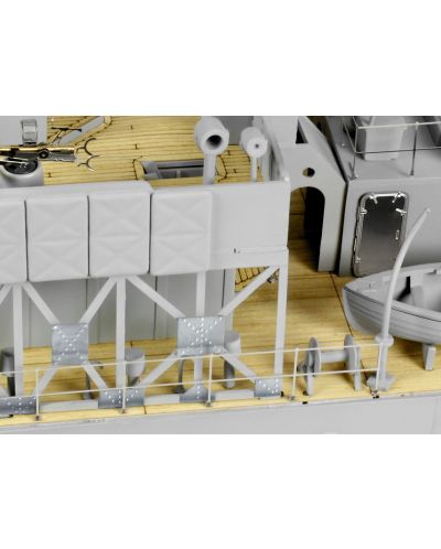 Сглобяем модел на военен кораб Revell - FLOWER CLASS CORVETTE Platinum Edition (05112) - 4