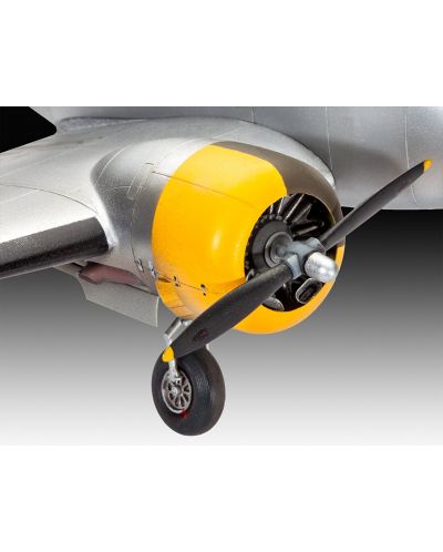 Сглобяем модел Revell - Самолет C-45F Expeditor (3966) - 3