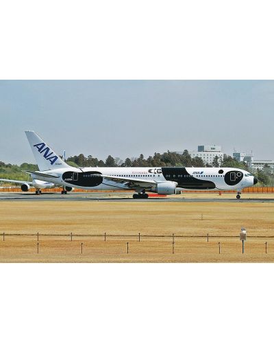 Пътнически самолет Hasegawa Boeing 767-300 &quot;Fly Panda&quot; Limited Edition (10682)