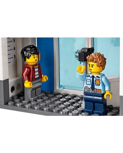 Конструктор Lego City Police - Полицейски участък (60246) - 10