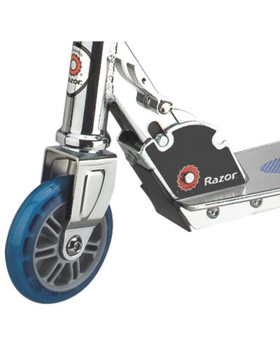 Тротинетка с приставка за искри Razor Scooters Spark Scooter w/125mm wheels – Blue - 2