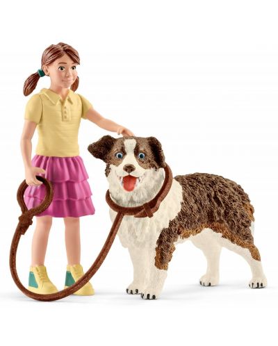 Фигурка Schleich от серията Ферма - Комплект момиче с куче и колибка - 4