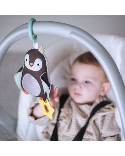 Бебешка мека дрънкалка Taf Toys -  Принцът пингвин - 2