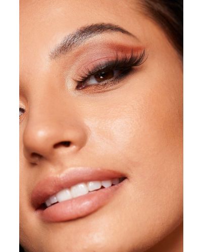 BH Cosmetics x Ivi Cruz Комплект - Палитра сенки и Гланц за устни, 16 + 4.8 g - 5