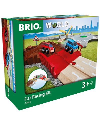 Игрален комплект от дърво Brio World - Състезателна писта, с две колички - 3
