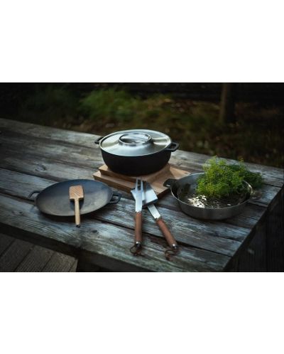 Чугунен гювеч с капак Fiskars - Norden Grill Chef, 6.5 L, 37.5 х 30 х 12.3 cm, черен - 10