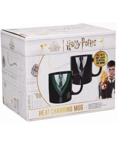 Чаша с термо ефект Half Moon Bay Movies: Harry Potter - Slytherin Uniform, 400 ml - 4