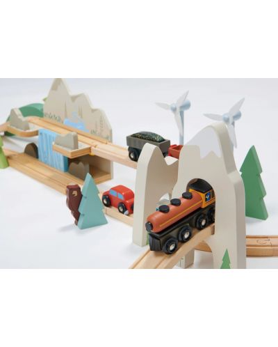 Дървен влаков комплект Tender Leaf Toys - Невероятният планински влак - 7