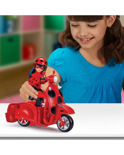 Детска играчка Playmates Miraculous - Трансформиращ се скутер с Калинка - 9