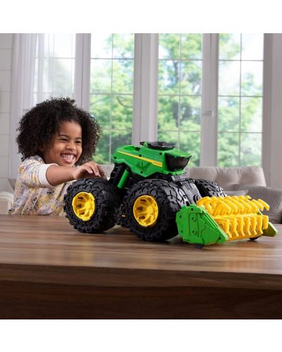 Детска играчка Tomy John Deere - Комбайна, с чудовищни гуми - 5