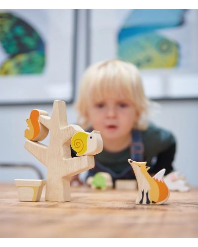 Детска дървена игра за баланс Tender Leaf Toys - Приятели в градината - 3