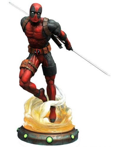 Статуетка Diamond Select Marvel: Deadpool - Deadpool, 23 cm