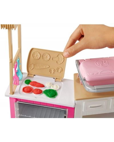 Игрален комплект Mattel Barbie - Кухнята на Барби, със звук и светлини - 7