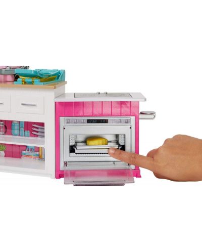 Игрален комплект Mattel Barbie - Кухнята на Барби, със звук и светлини - 8