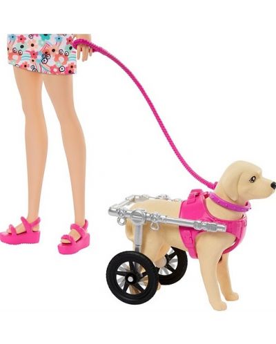 Игрален комплект Barbie - Барби с кученца и куче в инвалидна количка - 5