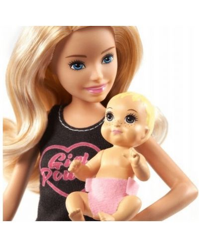 Игрален комплект Barbie Skipper - Барби детегледачка с руса коса - 3