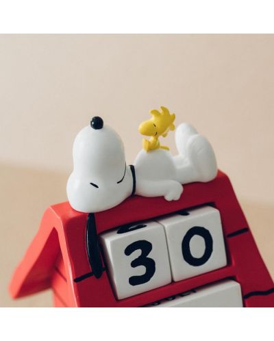 Вечен календар Erik Animation: Peanuts - Snoppy on Doghouse - 4