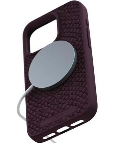 Калъф Njord - Salmon Leather MagSafe, iPhone 15 Pro, кафяв - 9