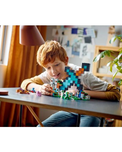 Конструктор LEGO Minecraft - Базата на меча (21244) - 8