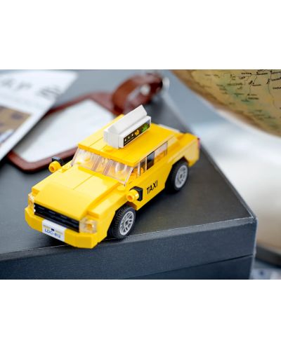 Конструктор LEGO Creator - Жълто такси (40468) - 7