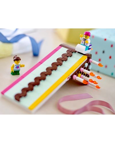 Конструктор LEGO Iconic - Торта за рожден ден (40641) - 6