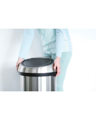 Кош за отпадъци с пластмасов капак Brabantia - Touch Bin, 60 l, Brilliant Steel - 2