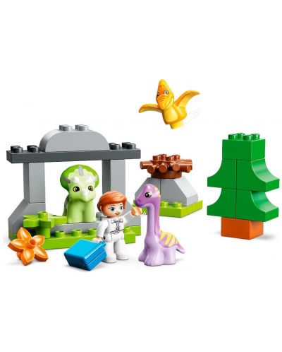 Конструктор LEGO Duplo Jurassic Park - Детска стая за динозаври (10938) - 2