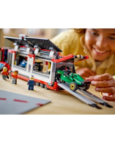 Конструктор LEGO City Formula Камион от F1 с коли RB20 и AMR24