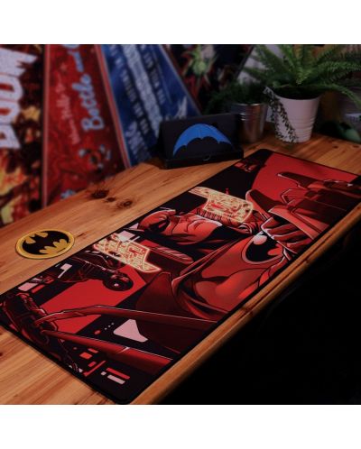 Комплект подложки за бюро и чаша FaNaTtiK DC Comics: Batman - In the Batmobile - 4
