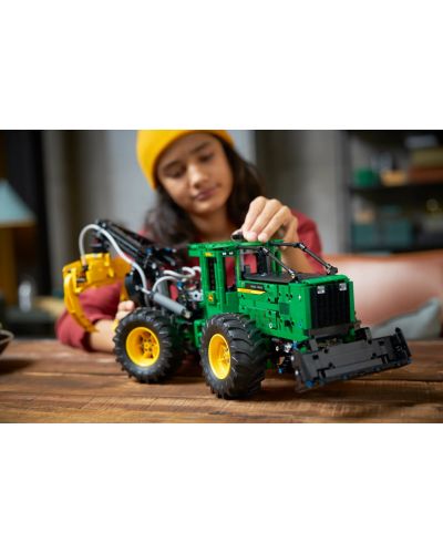 Конструктор LEGO Technic - Горски трактор John Deere 948L-II (42157) - 7