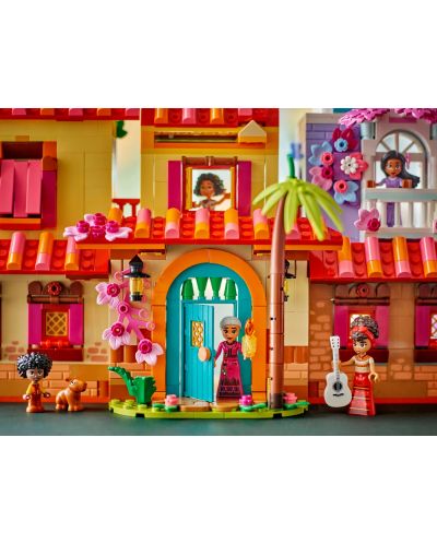Конструктор LEGO Disney - Магическата къща на семейство Мадригал (43245) - 8