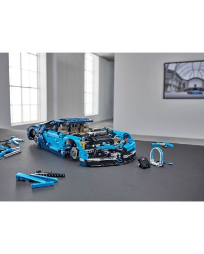Конструктор LEGO Technic - Bugatti Chiron (42083) - 5
