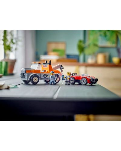 Конструктор LEGO City - Камион за теглене и ремонт на спортна кола (60435) - 9