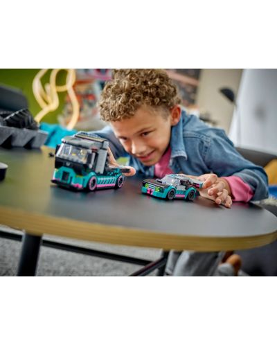 Конструктор LEGO City - Състезателна кола и камион за превоз на автомобили (60406) - 8