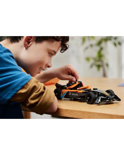 Конструктор LEGO Technic - Neom McLaren Formula E (42169) - 8