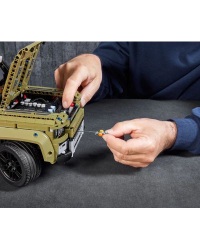 Конструктор LEGO Technic - Land Rover Defender (42110) - 7