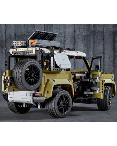 Конструктор LEGO Technic - Land Rover Defender (42110) - 4