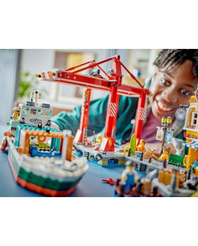 Конструктор LEGO City - Морско пристанище с товарен кораб (60422) - 8