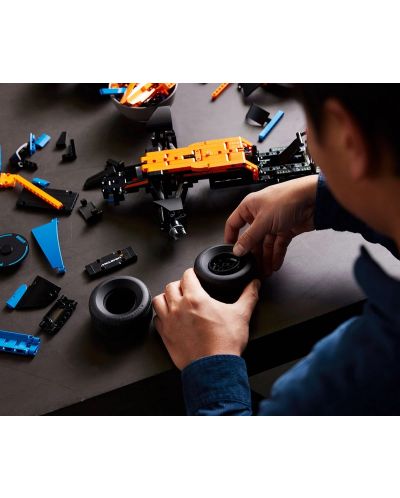 Конструктор LEGO Technic - Състезателна кола McLaren Formula 1 (42141) - 6