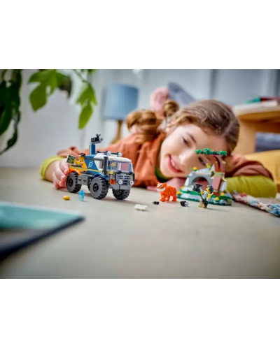Конструктор LEGO City - Изследовател в джунглата с офроуд камион (60426) - 7